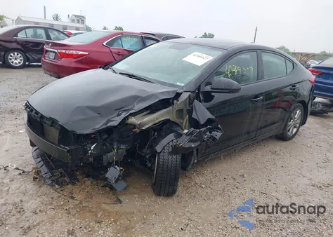 2018 Hyundai Elantra Value Edition z USA, uszkodzony, nr VIN 5NPD84LF2JH379377